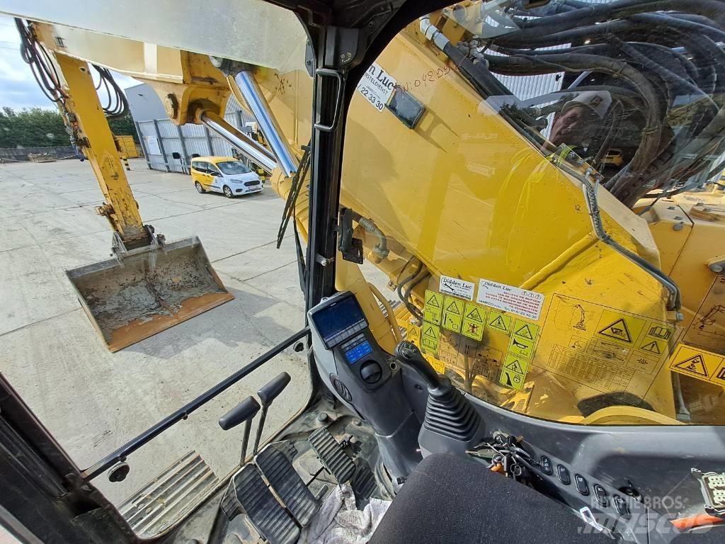 Komatsu PC228USLC-8 Gravemaskiner på larvebånd