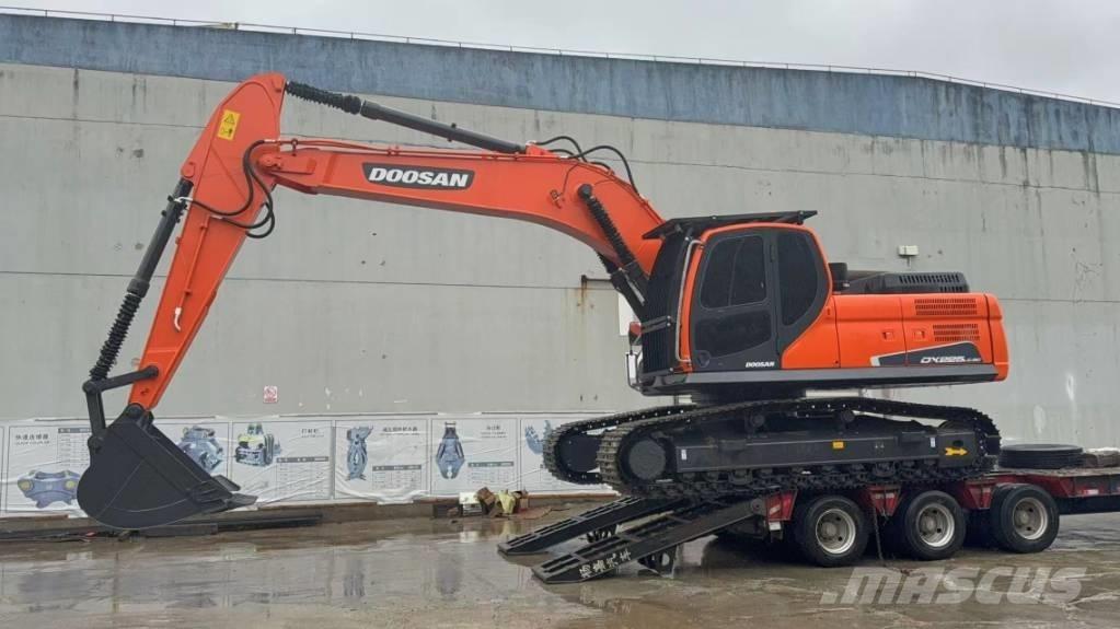 Doosan DX 225 LCA Gravemaskiner på larvebånd