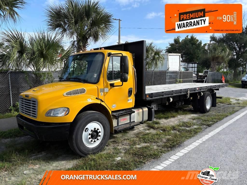 Freightliner M2 Lastbil med lad/Flatbed