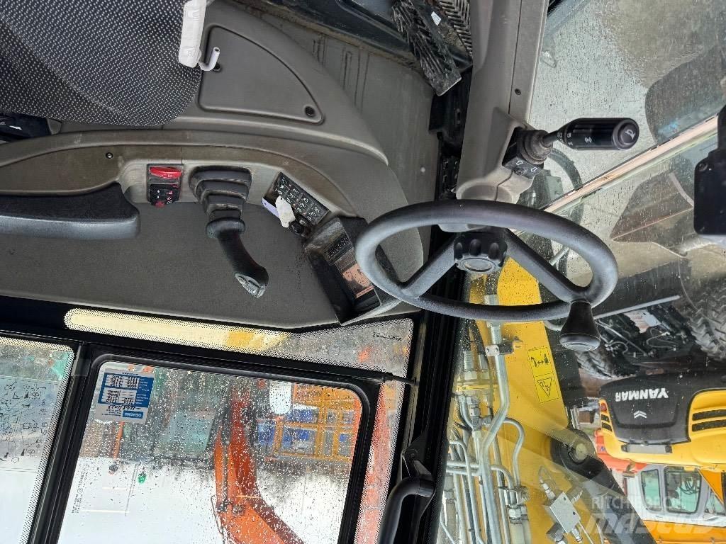 Yanmar B95W (40408) Gravemaskiner på hjul