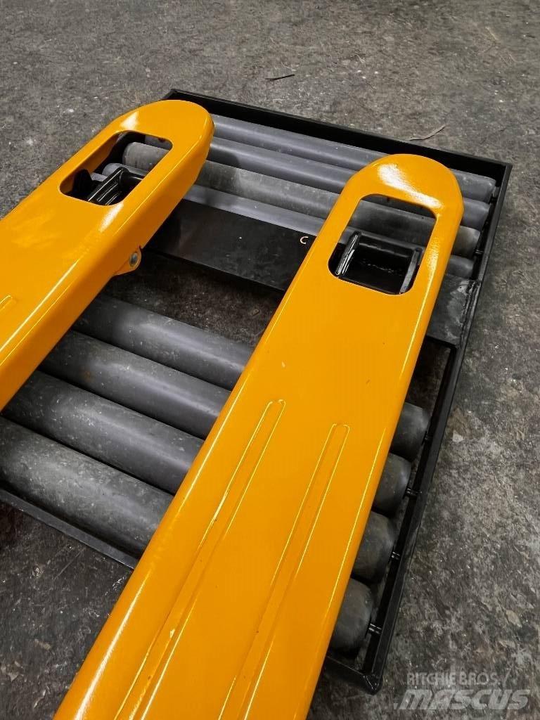  ROČNI VILIČAR Terrængående gaffeltruck
