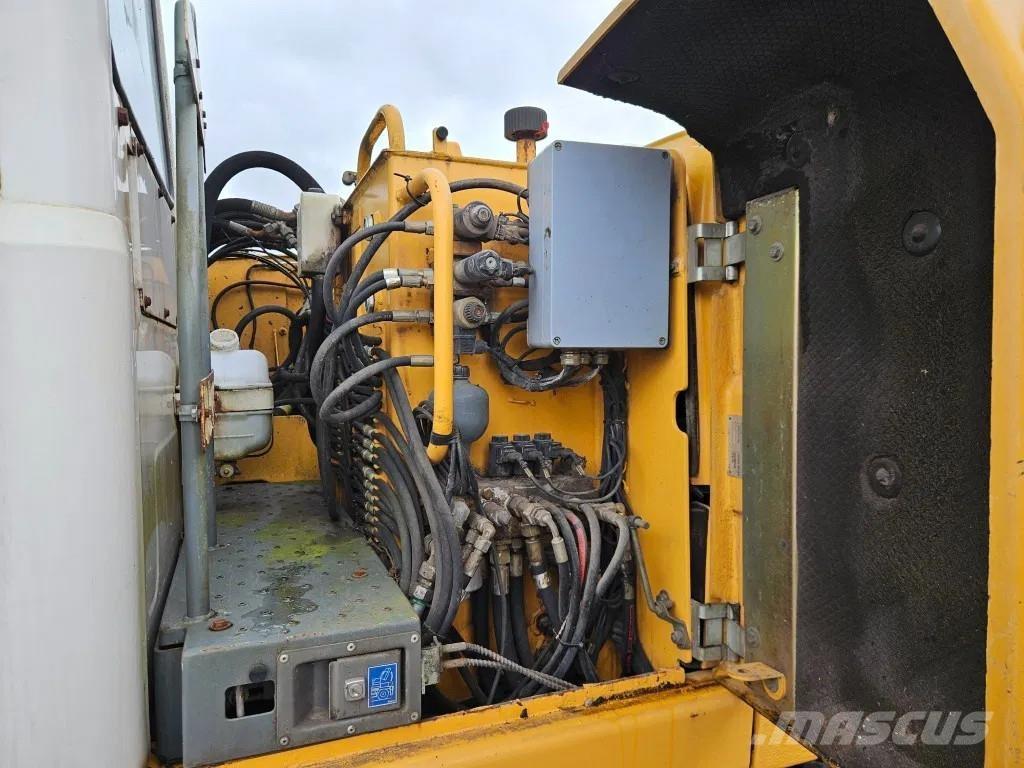 Liebherr A 314 Gravemaskiner på hjul