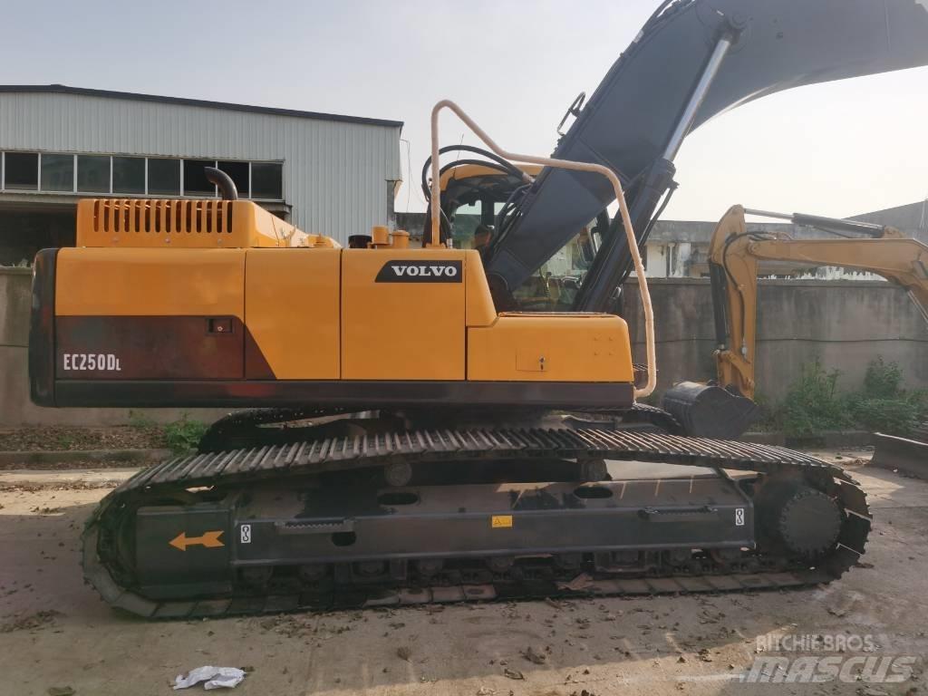 Volvo EC 250 D L Gravemaskiner på larvebånd