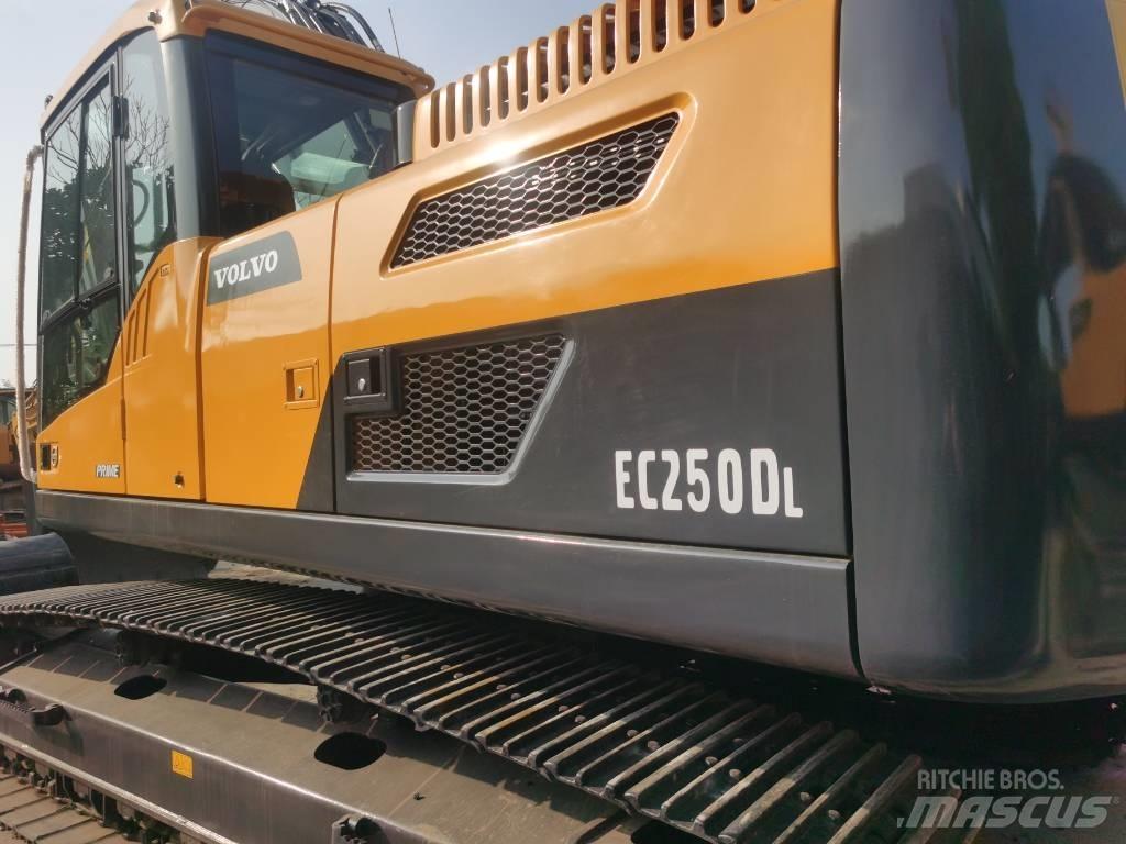 Volvo EC 250 D L Gravemaskiner på larvebånd