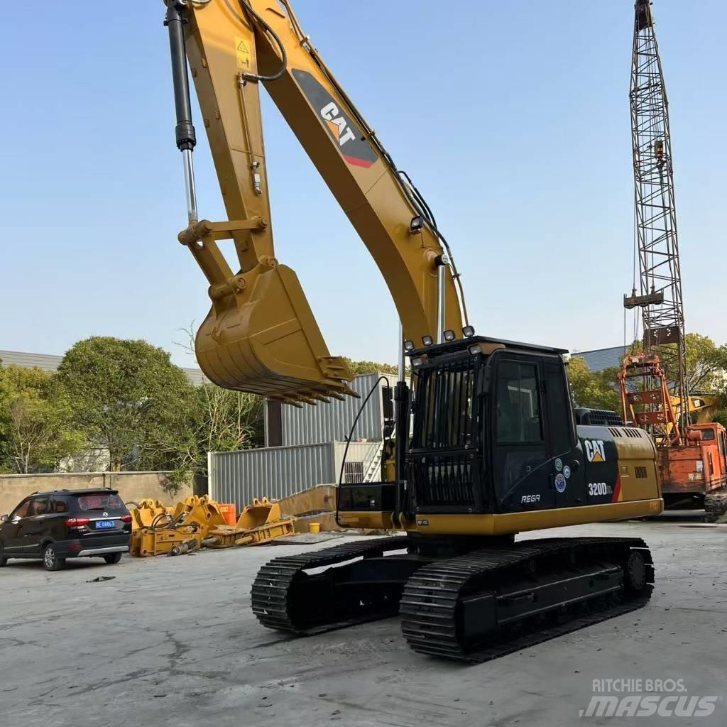 CAT 320D2 Gravemaskiner på larvebånd