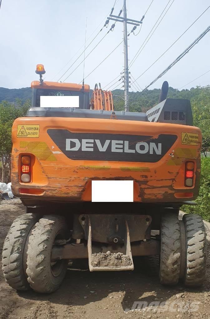 Doosan DX 140 W Gravemaskiner på hjul
