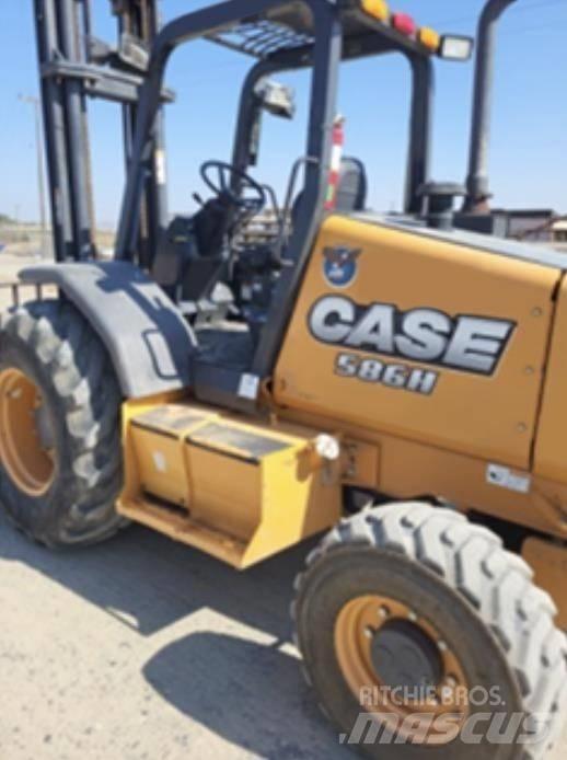 CASE 586H Terrængående gaffeltruck