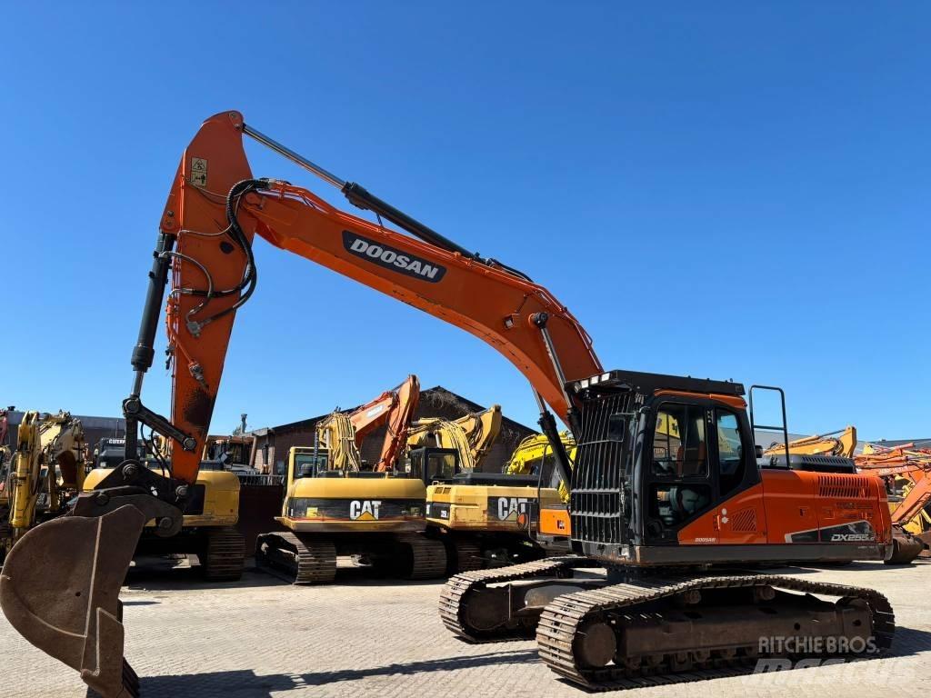 Doosan DX 255 NLC-5 Gravemaskiner på larvebånd