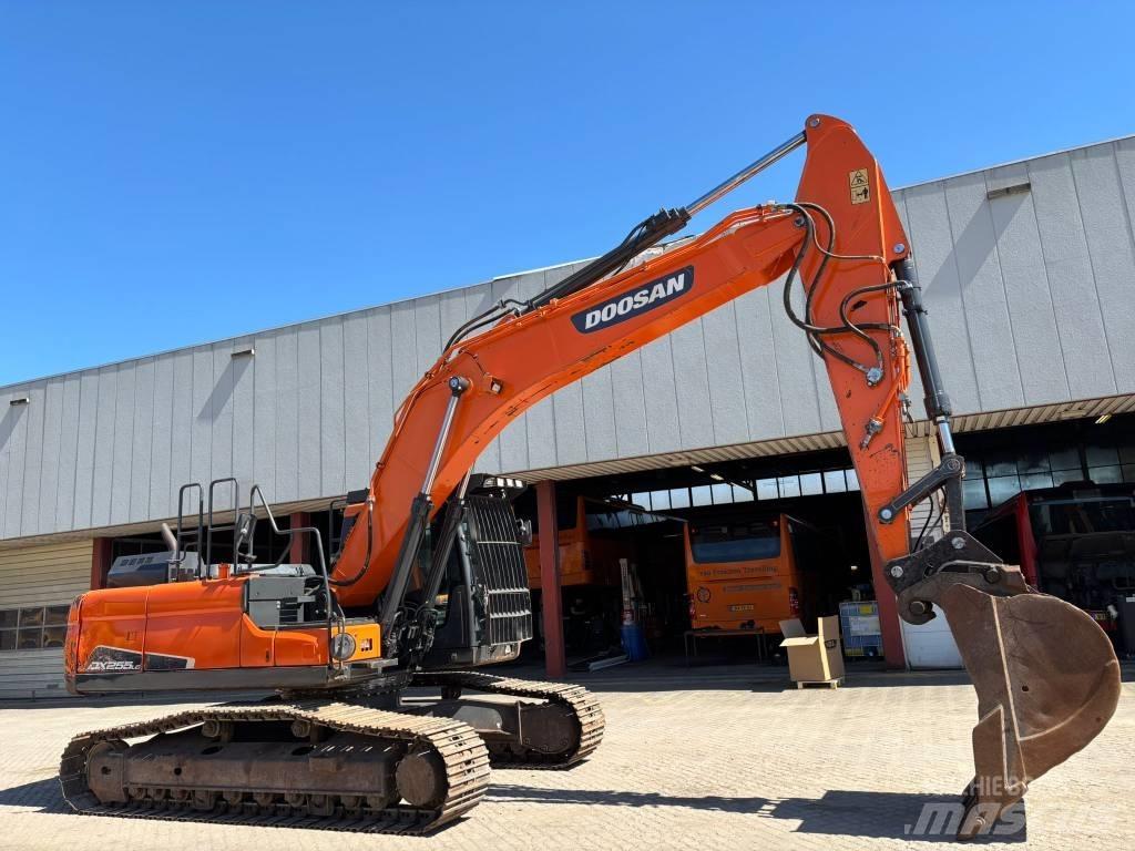 Doosan DX 255 NLC-5 Gravemaskiner på larvebånd