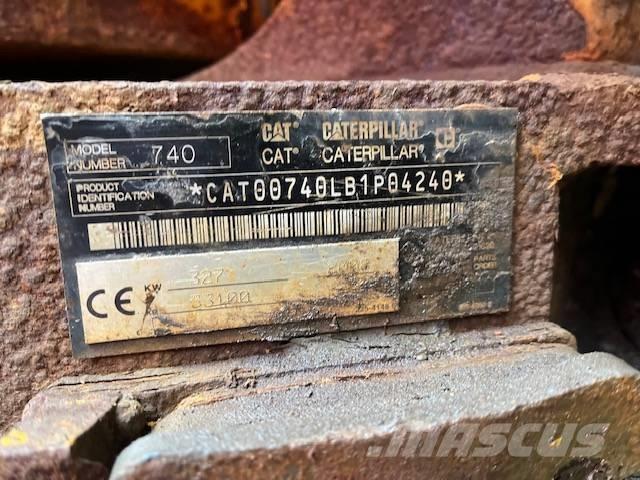 CAT 740 Terrængående lastbiler