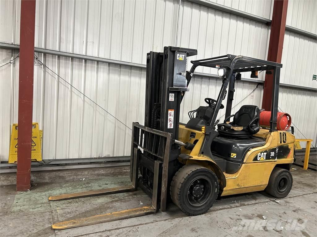 CAT GP30NT LPG gaffeltrucks