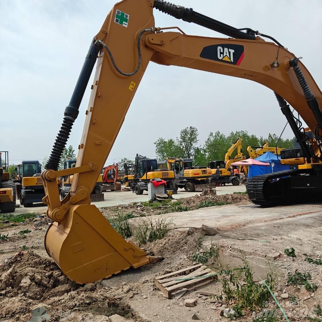CAT 330D2 Gravemaskiner på larvebånd