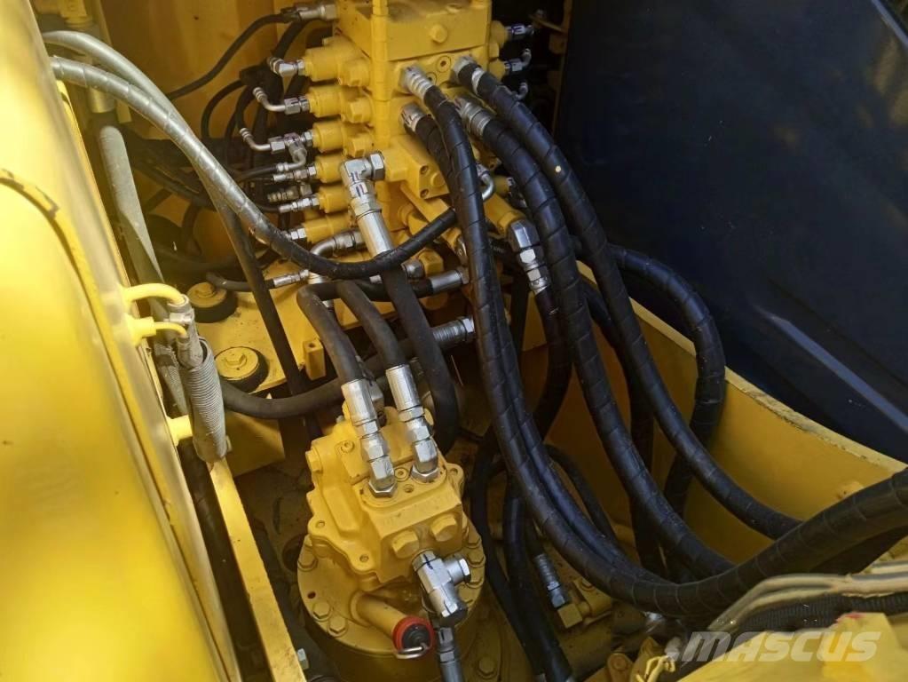 Komatsu PC130-7 Gravemaskiner på larvebånd