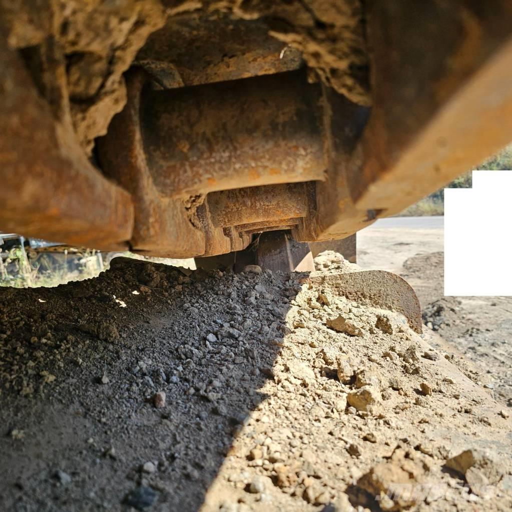 Hyundai Robex 300 LC Gravemaskiner på larvebånd