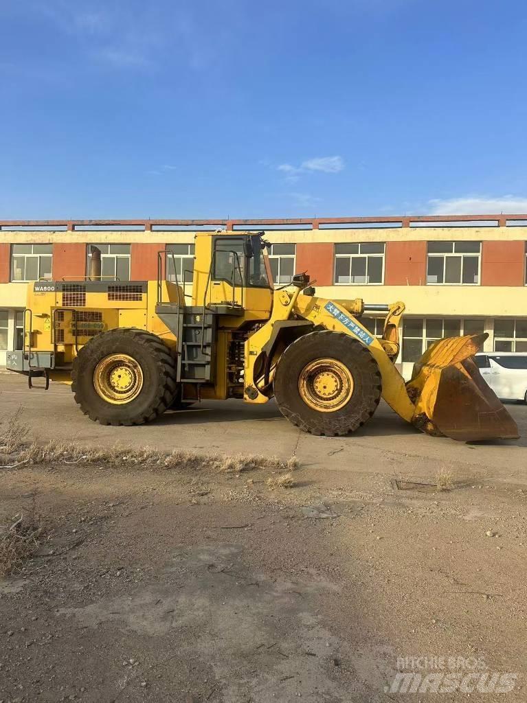 Komatsu WA 600-6 Læssemaskiner på hjul