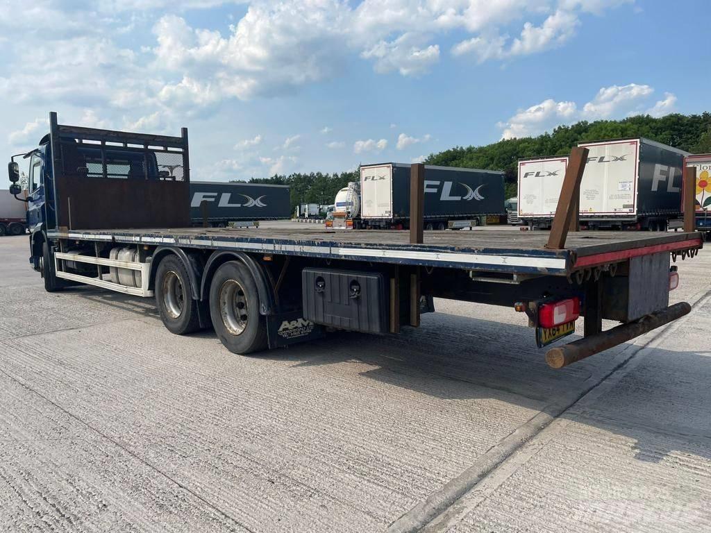 DAF CF330 Lastbil med lad/Flatbed