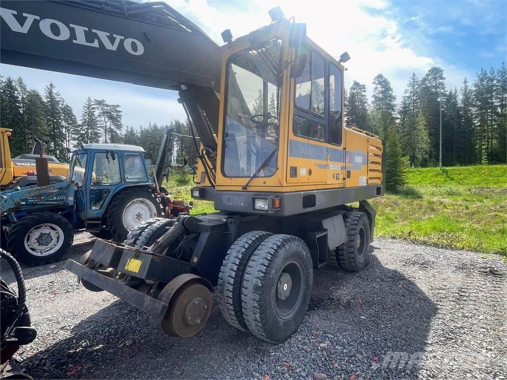 Volvo EW 200 4x4 Gravemaskiner på hjul