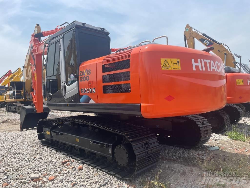 Hitachi ZX 200 Gravemaskiner på larvebånd