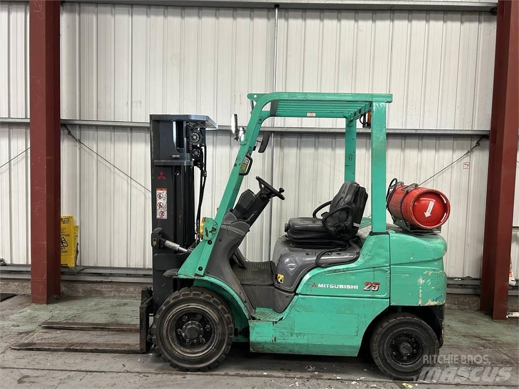 Mitsubishi FG25NT LPG gaffeltrucks