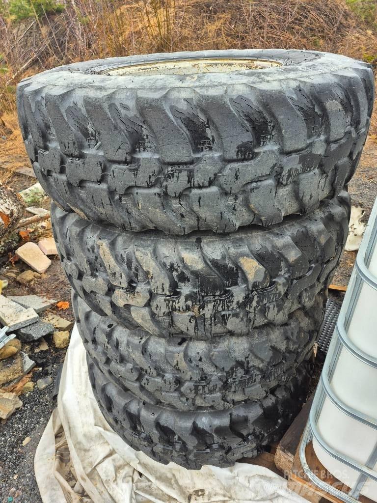 Dunlop 365/80R20 Dæk, hjul og fælge