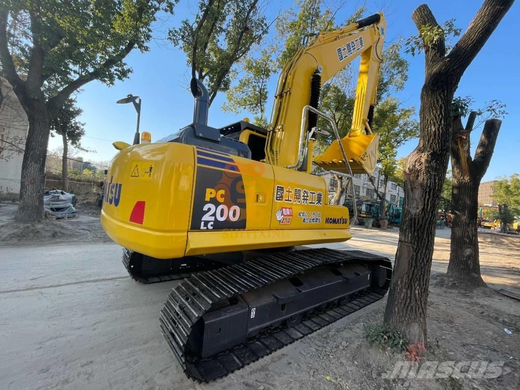 Komatsu PC 200-8 Gravemaskiner på larvebånd