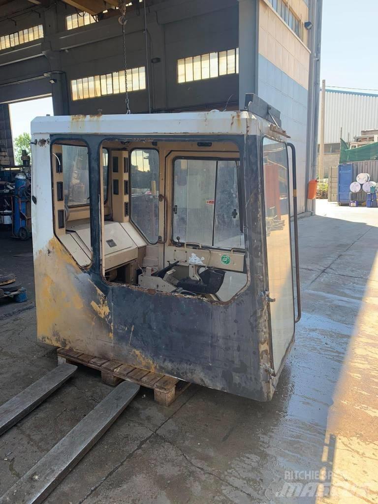 CAT 375 Kabiner og interiør