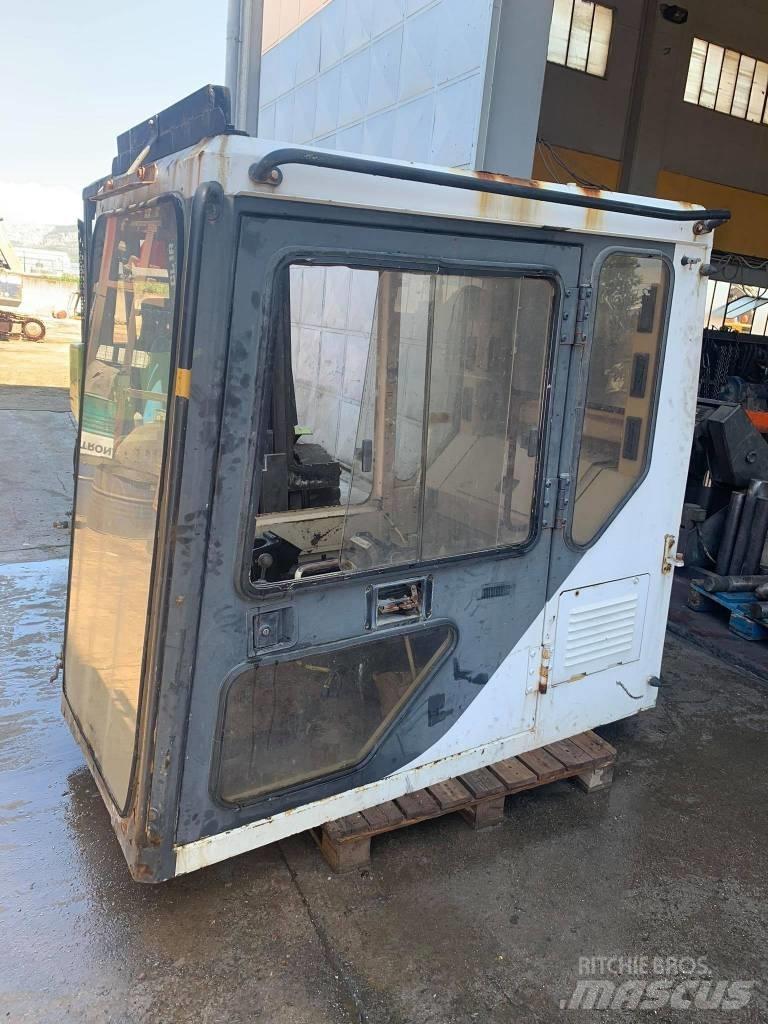 CAT 375 Kabiner og interiør