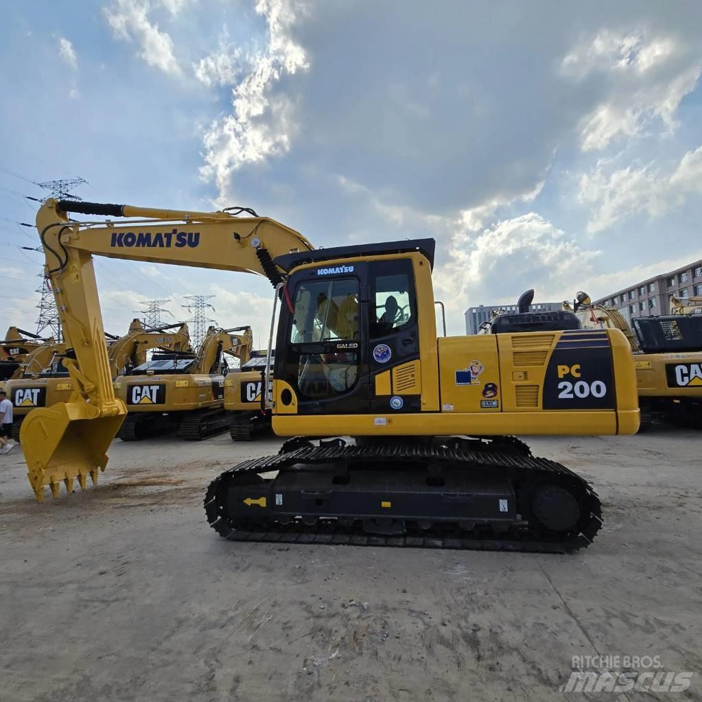 Komatsu PC 200-8 Gravemaskiner på larvebånd
