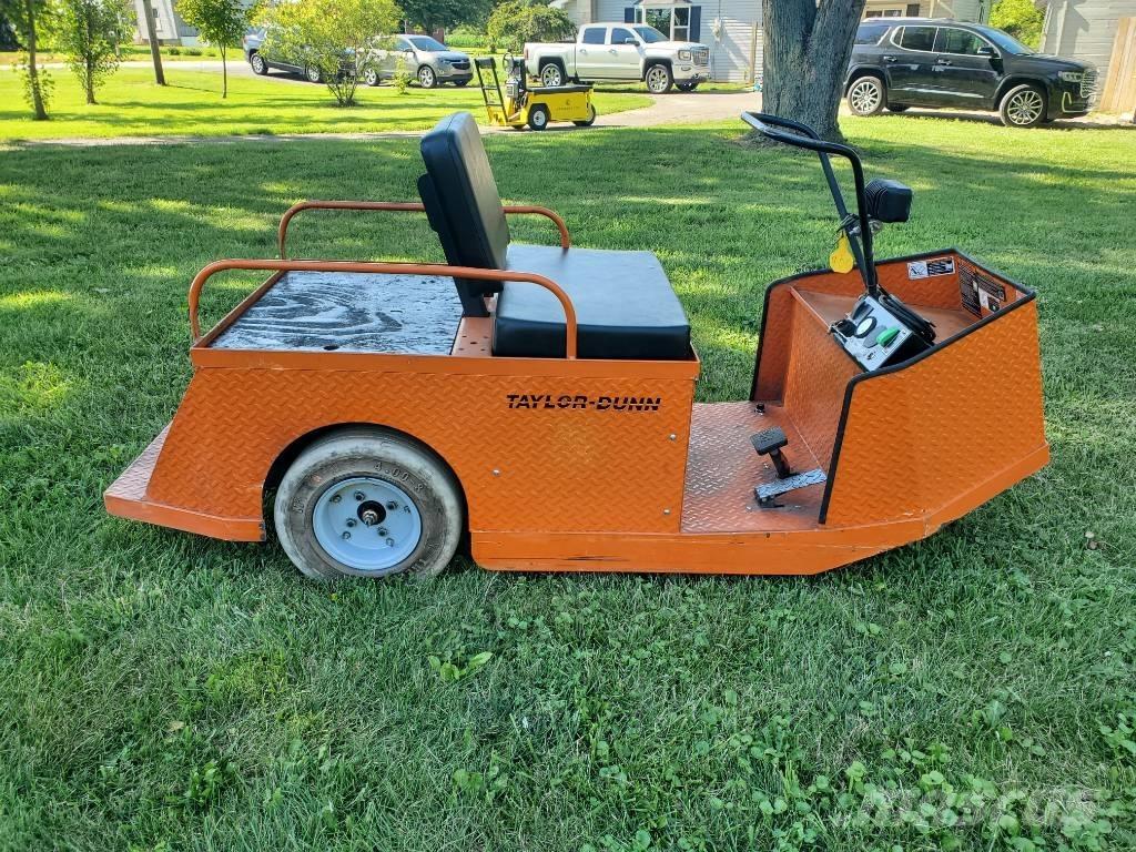 Taylor-Dunn SS536 Bugsertruck