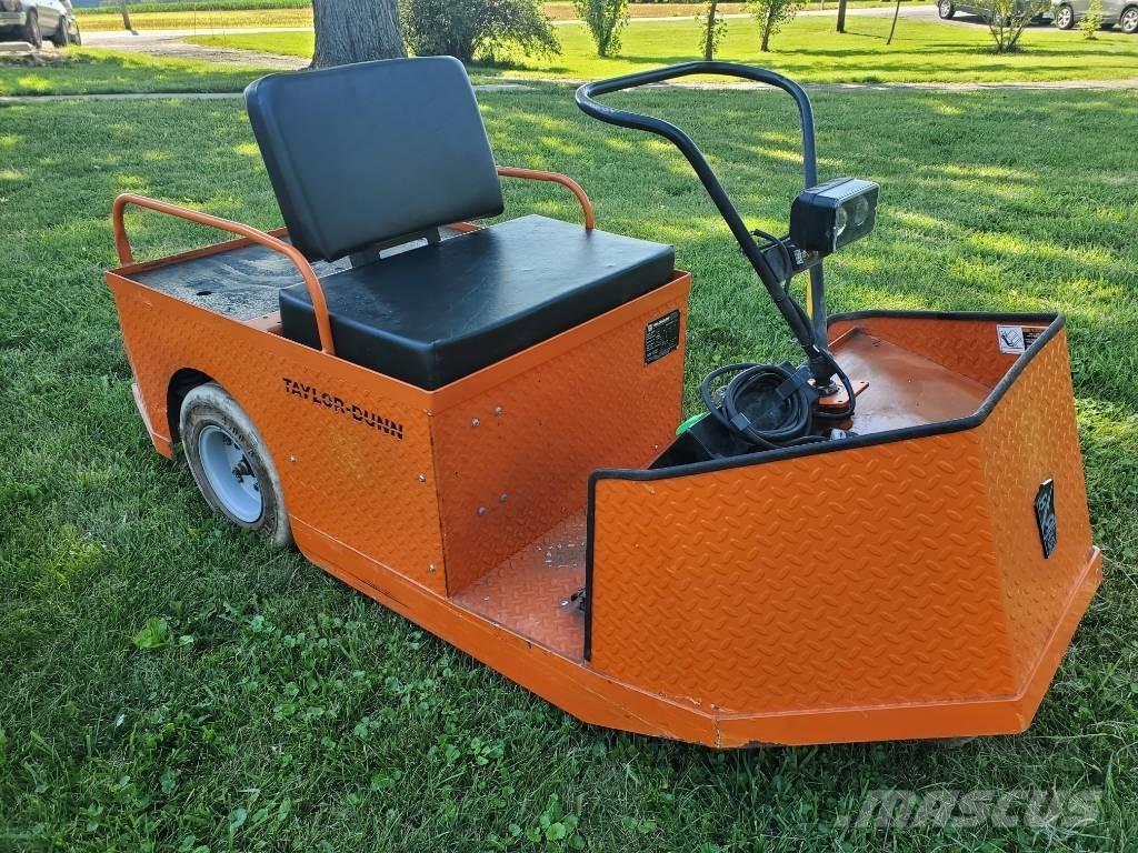 Taylor-Dunn SS536 Bugsertruck