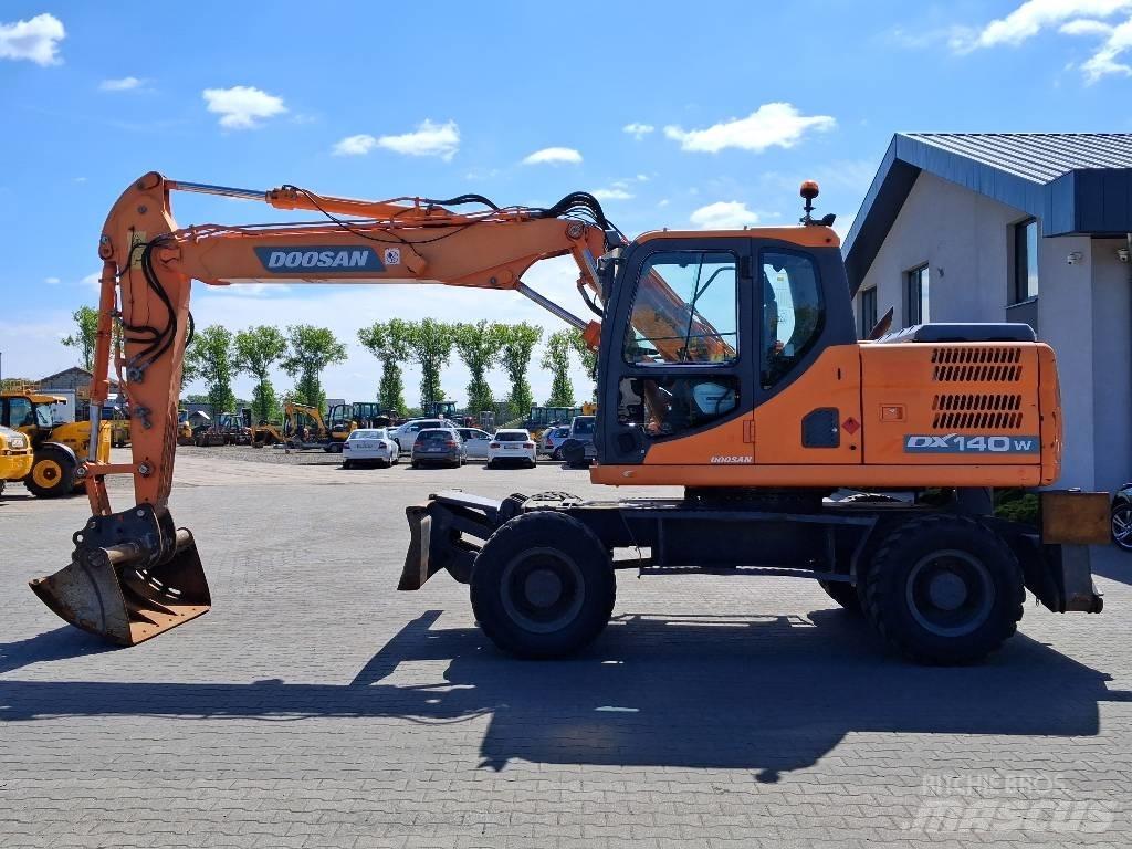 Doosan DX 140 W-3 Gravemaskiner på hjul