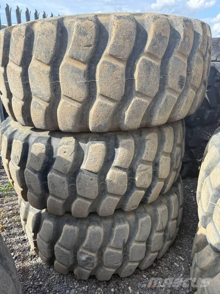 Bridgestone 23.5R25 Dæk, hjul og fælge