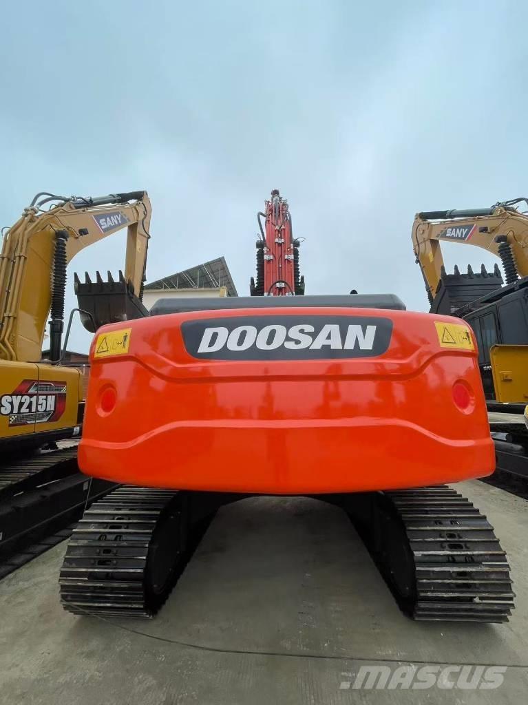 Doosan DX 225 LC Gravemaskiner på larvebånd