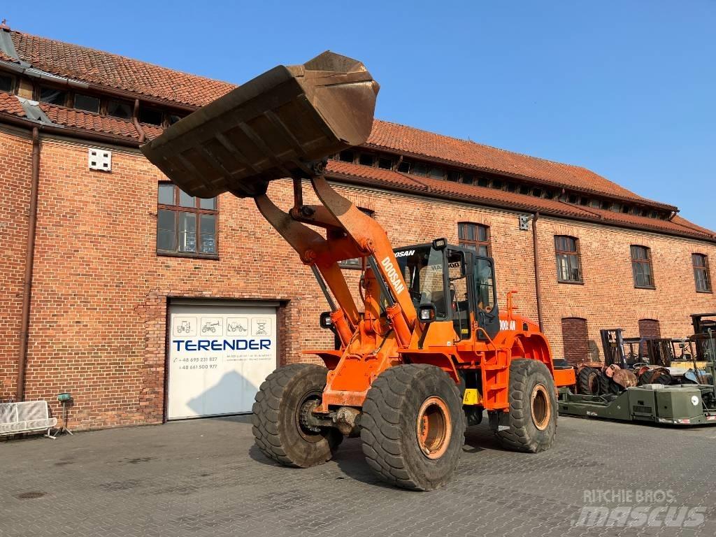 Doosan DL 300 Læssemaskiner på hjul