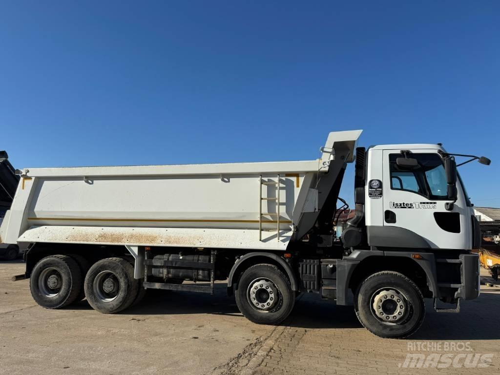 Ford Cargo Lastbiler med tip