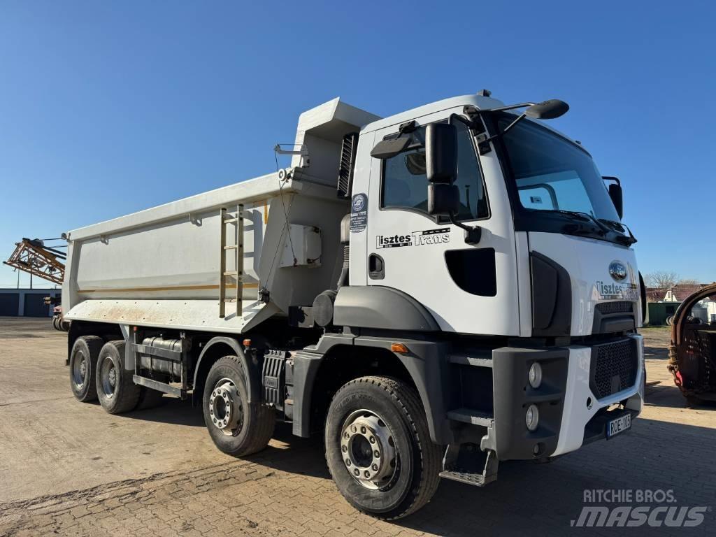 Ford Cargo Lastbiler med tip