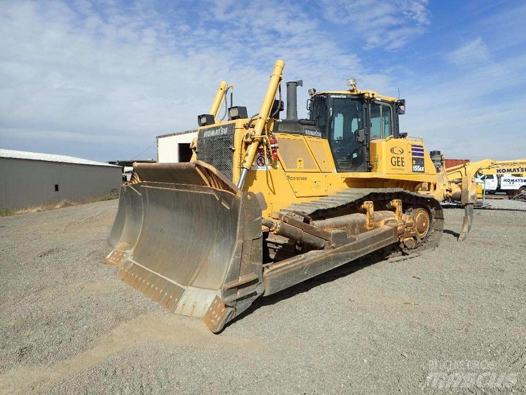 Komatsu D155AX-8 Bulldozer på larvebånd