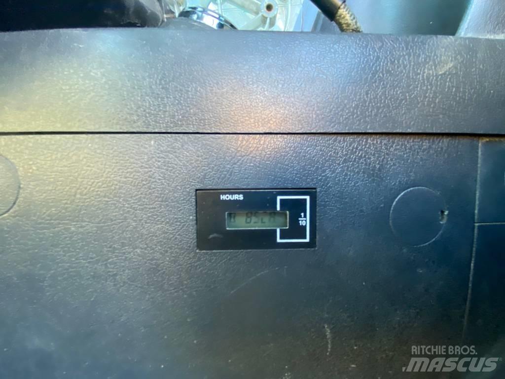 Hyundai HW160 Gravemaskiner på hjul