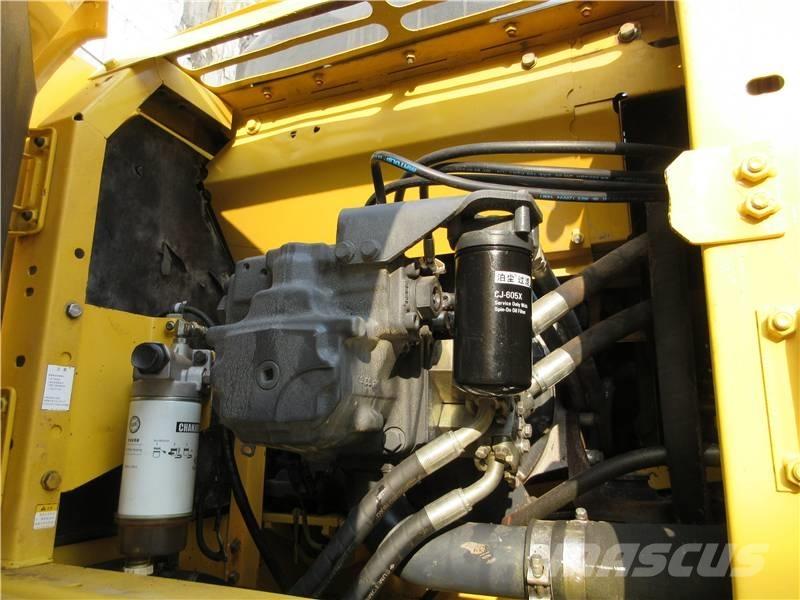 Komatsu PC 220 Gravemaskiner på larvebånd