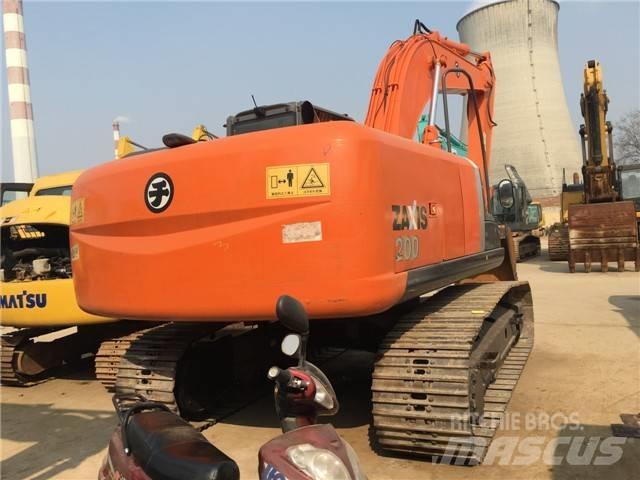 Hitachi ZX 200 Gravemaskiner på larvebånd