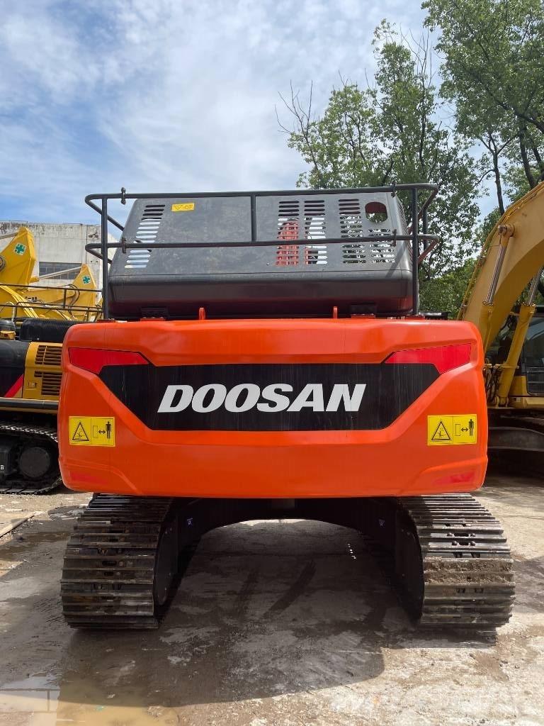 Doosan DX 225 Midi-gravemaskiner 7t - 12t
