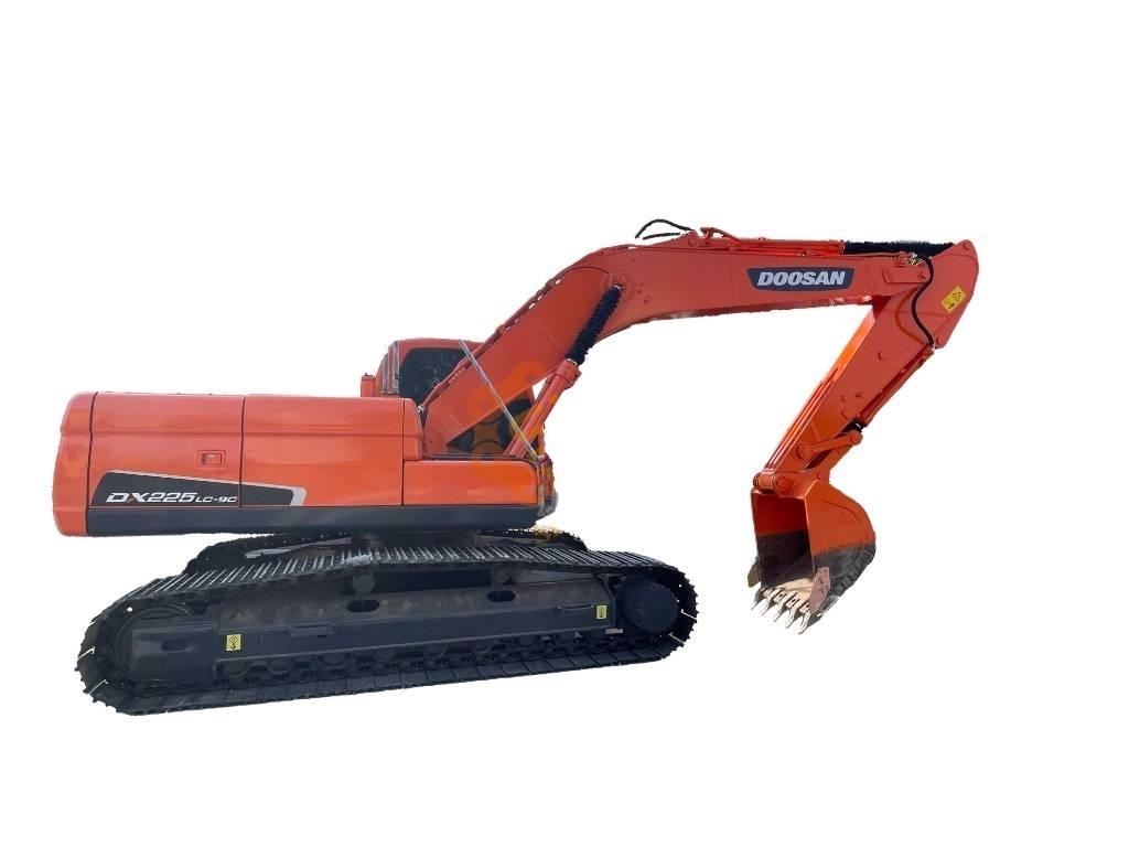 Doosan DX 225 LC Gravemaskiner på larvebånd