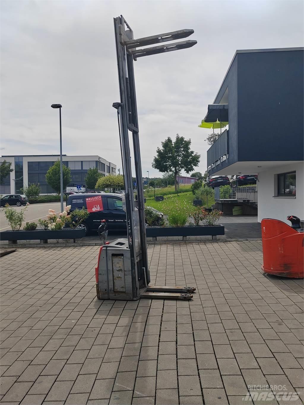 Still EXV 16 Gaffelstabler med gående fører