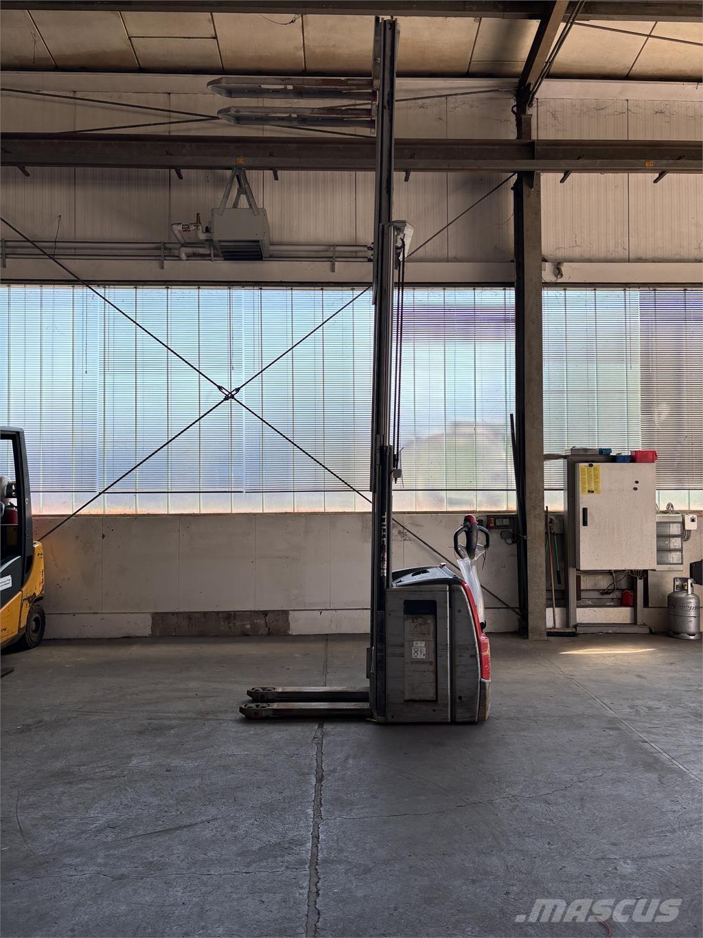 Still EXV 16 Selvkørende stablere