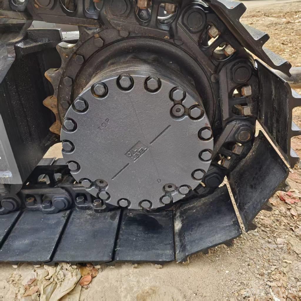 Komatsu PC 200-8 Gravemaskiner på larvebånd