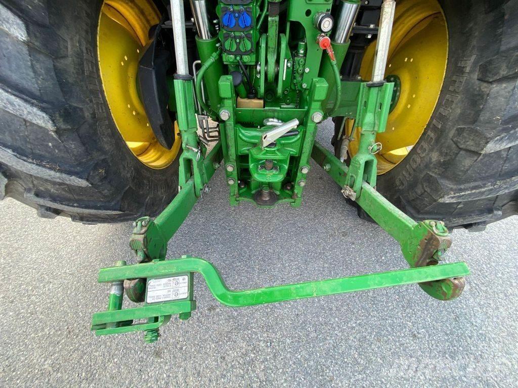 John Deere 6120R Traktorer