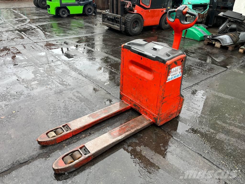 Linde T18 /152/    V-4230 Selvkørende stablere