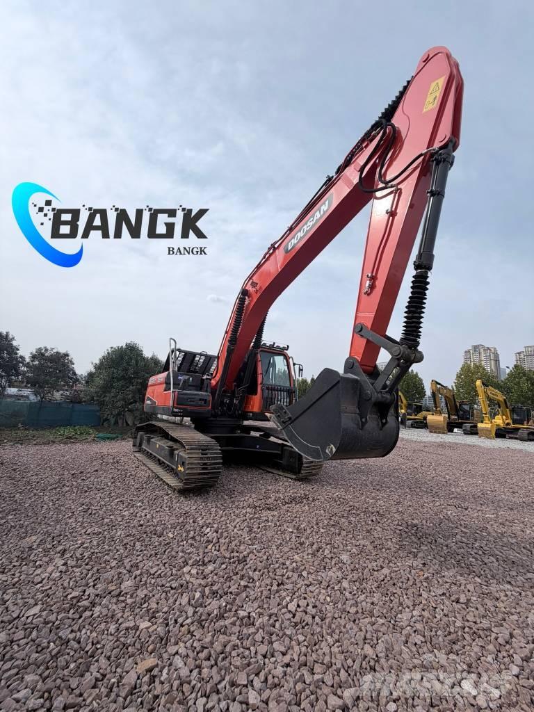 Doosan DX 225 LC Gravemaskiner på larvebånd