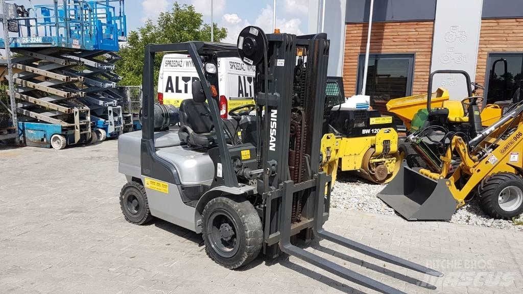 Nissan UGL02A35DU LPG gaffeltrucks