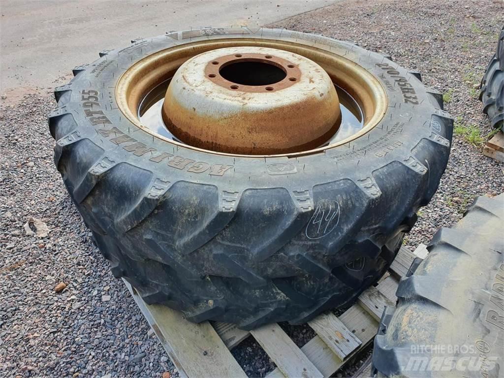 BKT 270/95R32 x2 Hjul, Dæk og Fælge